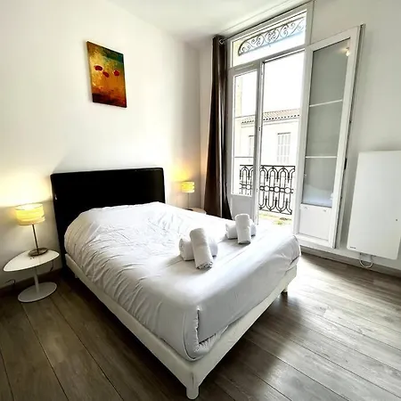 Le Republique - Avec Jardin Situes En Plein Coeur De Et Proche Des Thermes * Rochefort