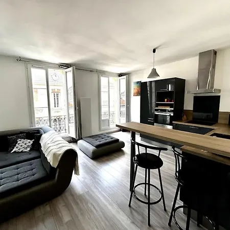 Le Republique - Avec Jardin Situes En Plein Coeur De Et Proche Des Thermes Apartman Rochefort