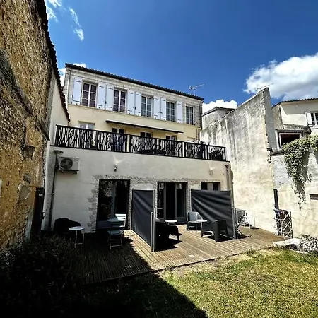 Le République - Avec Jardin Situés En Plein Cœur De Et Proche Des Thermes Appartement *