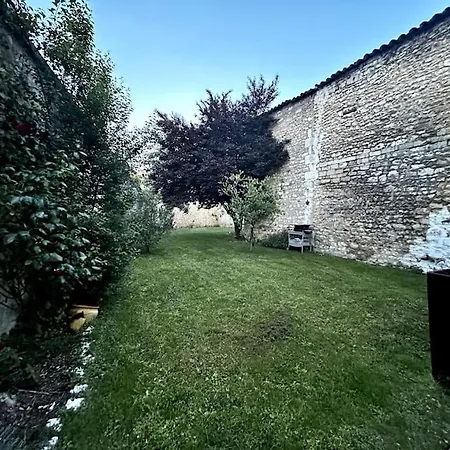 Le Republique - Avec Jardin Situes En Plein Coeur De Et Proche Des Thermes