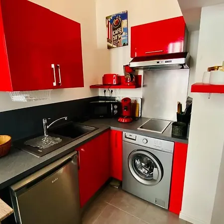 Le Republique - Avec Jardin Situes En Plein Coeur De Et Proche Des Thermes Rochefort