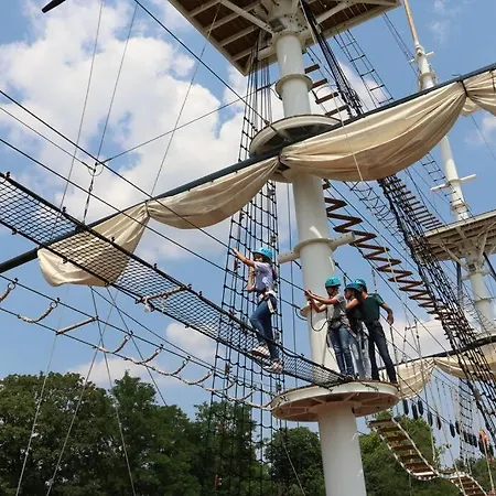Le Republique - Avec Jardin Situes En Plein Coeur De Et Proche Des Thermes Apartman
