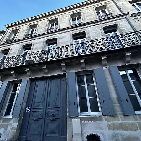 Appartement Le République - Avec Jardin Situés En Plein Cœur De Et Proche Des Thermes