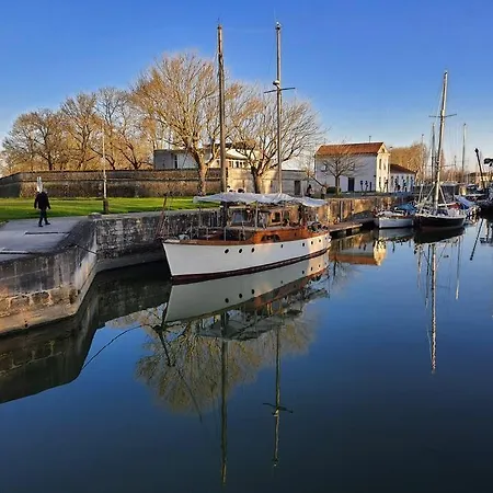Le Republique - Avec Jardin Situes En Plein Coeur De Et Proche Des Thermes *
