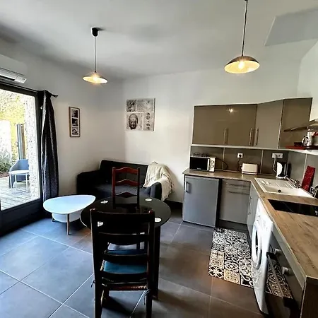 Le Republique - Avec Jardin Situes En Plein Coeur De Et Proche Des Thermes * Rochefort