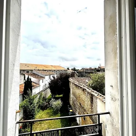 Le République - Avec Jardin Situés En Plein Cœur De Et Proche Des Thermes Rochefort