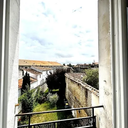 Le Republique - Avec Jardin Situes En Plein Coeur De Et Proche Des Thermes Rochefort (Charente-Maritime)