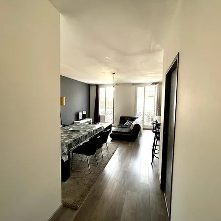 Le Republique - Avec Jardin Situes En Plein Coeur De Et Proche Des Thermes * Rochefort