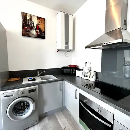 Le Republique - Avec Jardin Situes En Plein Coeur De Et Proche Des Thermes Apartman *