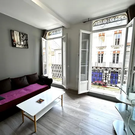 Le Republique - Avec Jardin Situes En Plein Coeur De Et Proche Des Thermes Apartman Rochefort