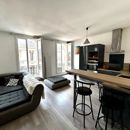 Le Republique - Avec Jardin Situes En Plein Coeur De Et Proche Des Thermes * Rochefort