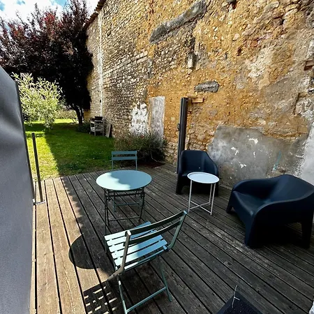 Le République - Avec Jardin Situés En Plein Cœur De Et Proche Des Thermes * Rochefort