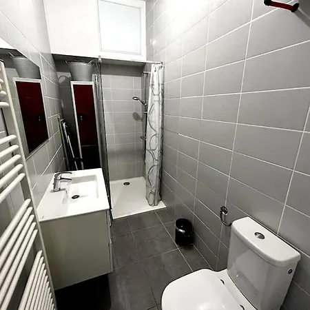 Le République - Avec Jardin Situés En Plein Cœur De Et Proche Des Thermes Rochefort