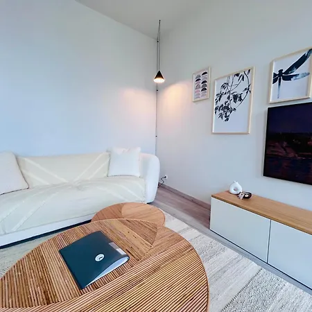 Le Republique - Avec Jardin Situes En Plein Coeur De Et Proche Des Thermes Rochefort