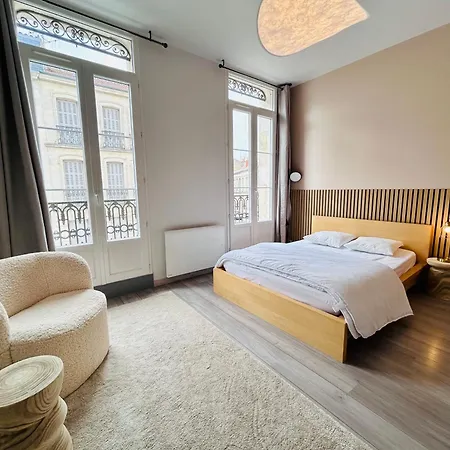 Apartman Le Republique - Avec Jardin Situes En Plein Coeur De Et Proche Des Thermes
