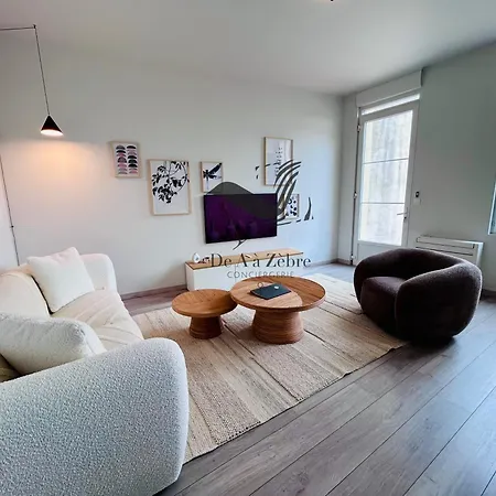 Le Republique - Avec Jardin Situes En Plein Coeur De Et Proche Des Thermes Apartman Rochefort