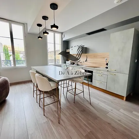 Le Republique - Avec Jardin Situes En Plein Coeur De Et Proche Des Thermes Apartman