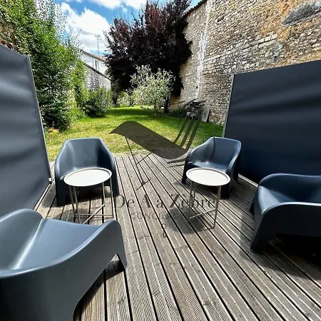 Le Republique - Avec Jardin Situes En Plein Coeur De Et Proche Des Thermes Lejlighed