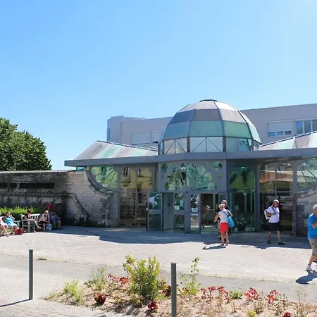 Le Republique - Avec Jardin Situes En Plein Coeur De Et Proche Des Thermes Lejlighed