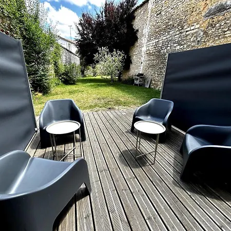 Le Republique - Avec Jardin Situes En Plein Coeur De Et Proche Des Thermes Rochefort (Charente-Maritime)